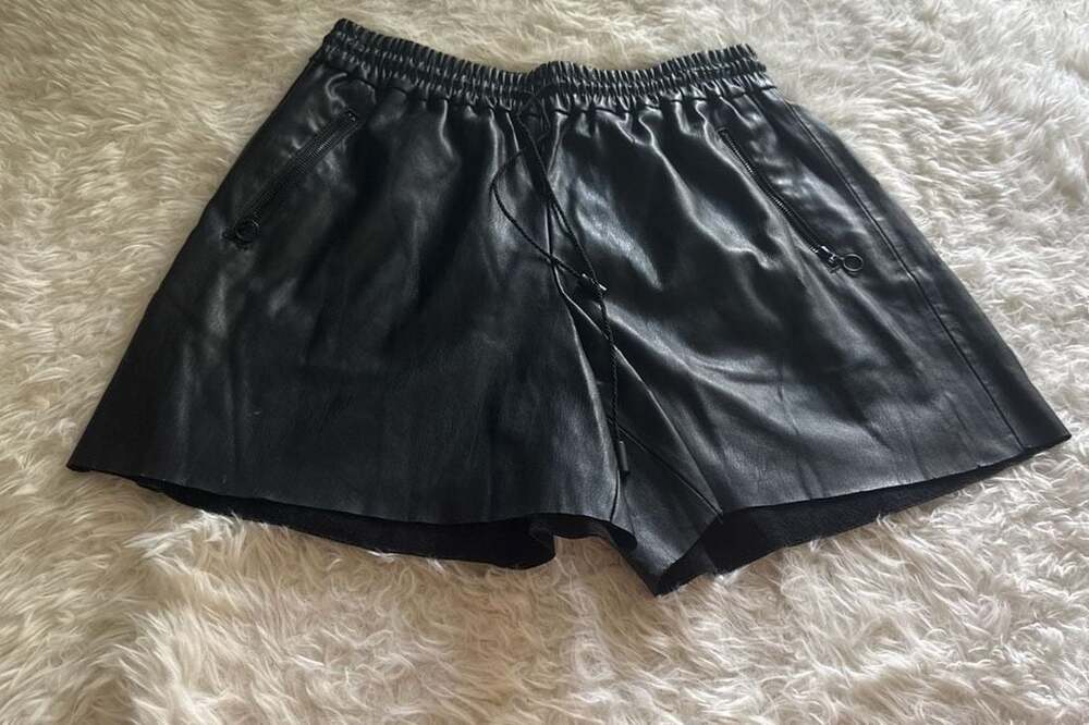Zara Woman Black Faux Leather Elastic Waist Shorts with Ring Zipper Pockets Size